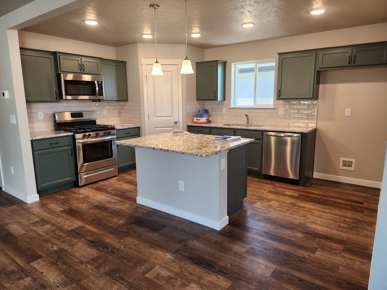 17716 Barefoot Ridge Way - Photo 5 of 14