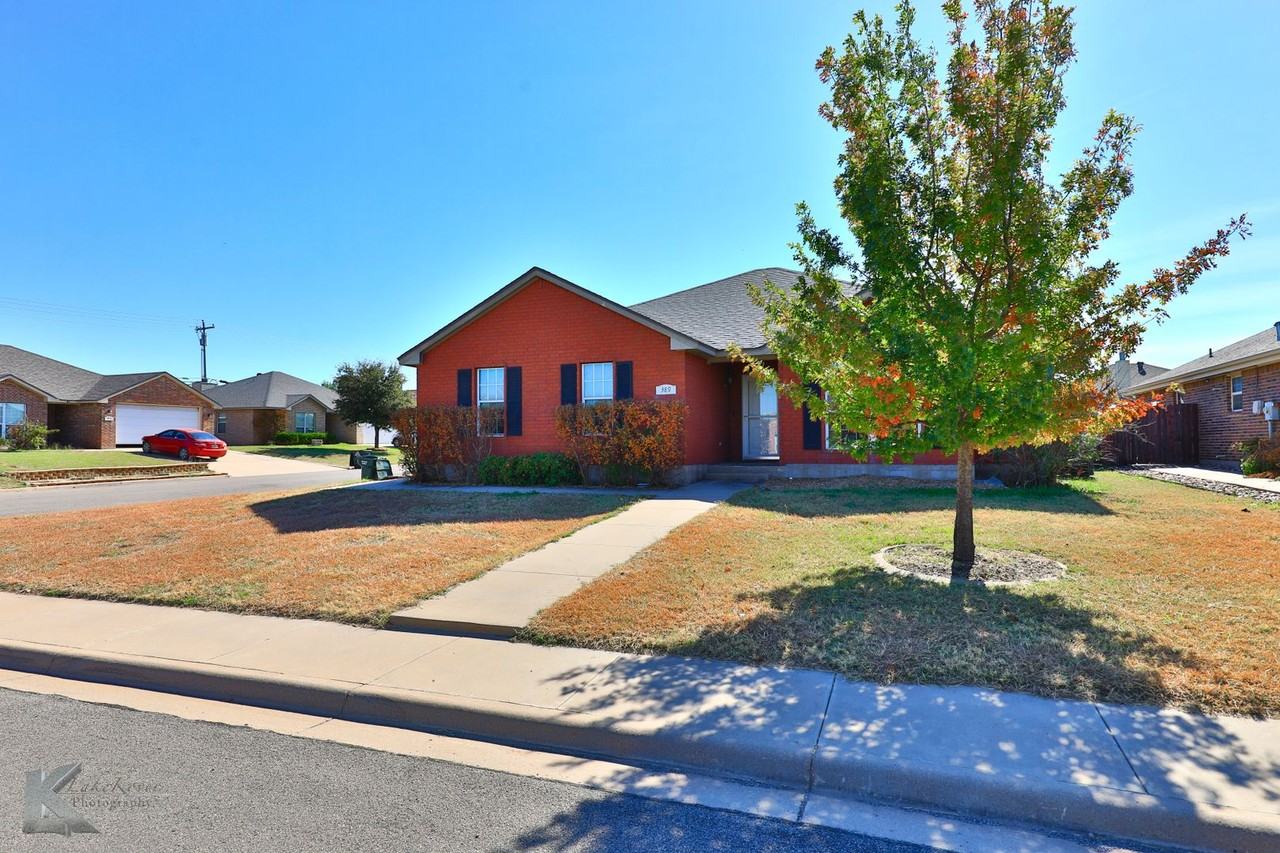 389 Sugarloaf Ave - Photo 2 of 36