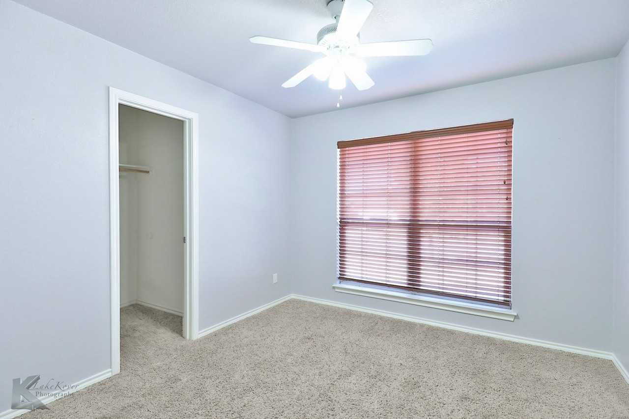 389 Sugarloaf Ave - Photo 6 of 36