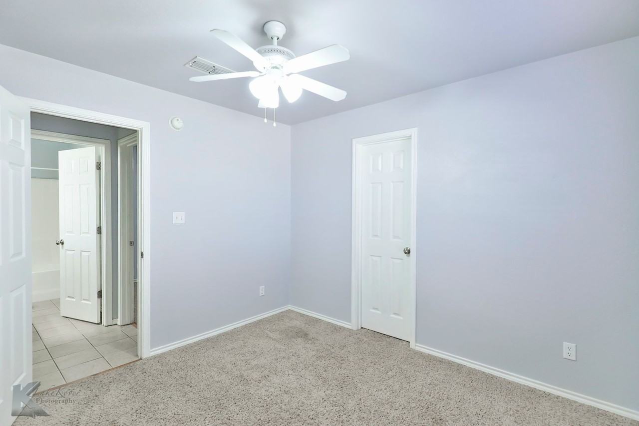 389 Sugarloaf Ave - Photo 7 of 36