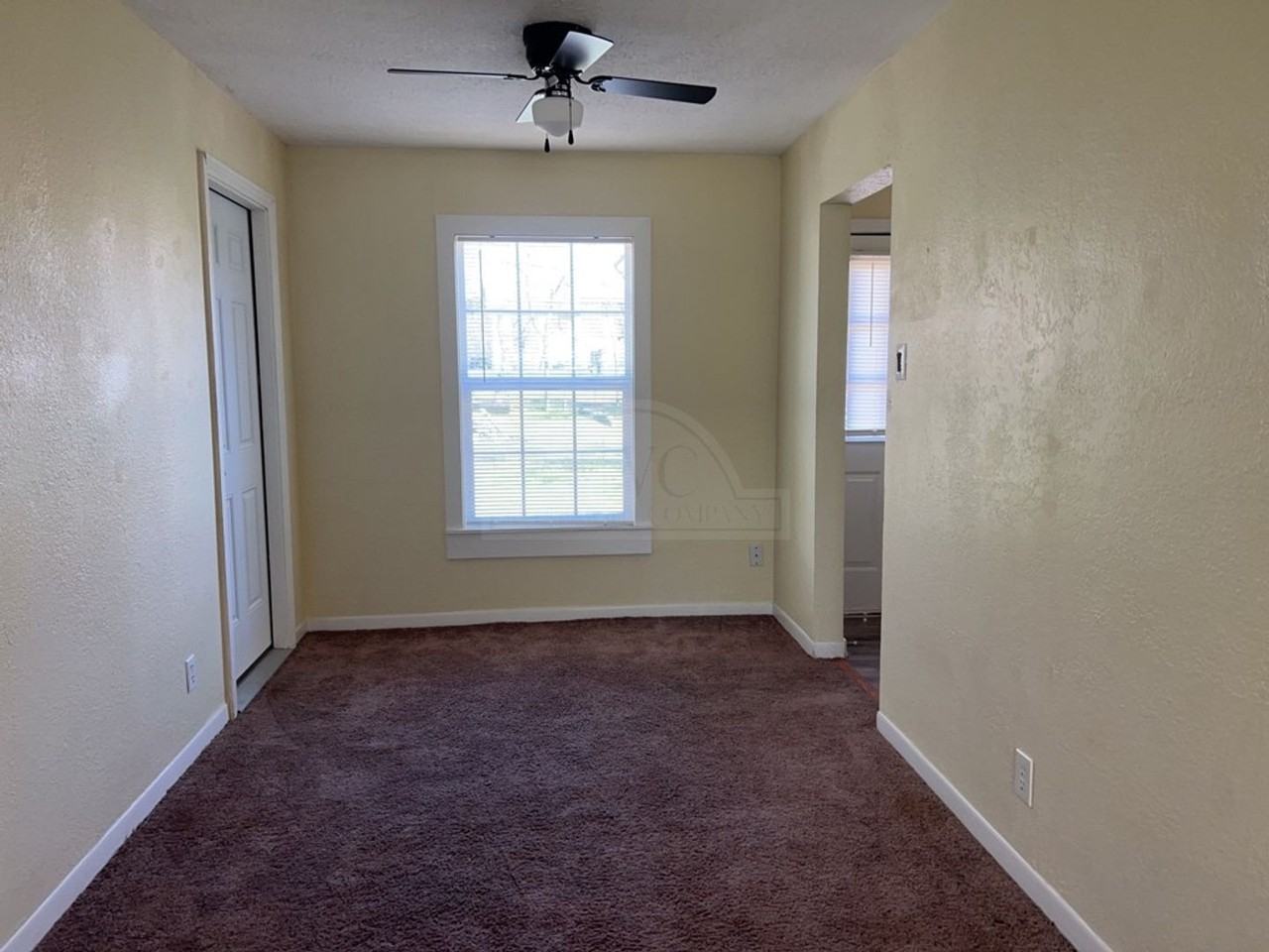 515 Kern Rd - Photo 3 of 15