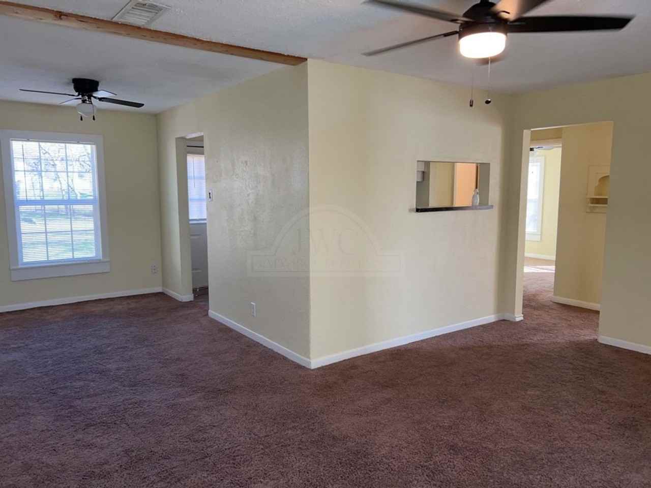 515 Kern Rd - Photo 4 of 15