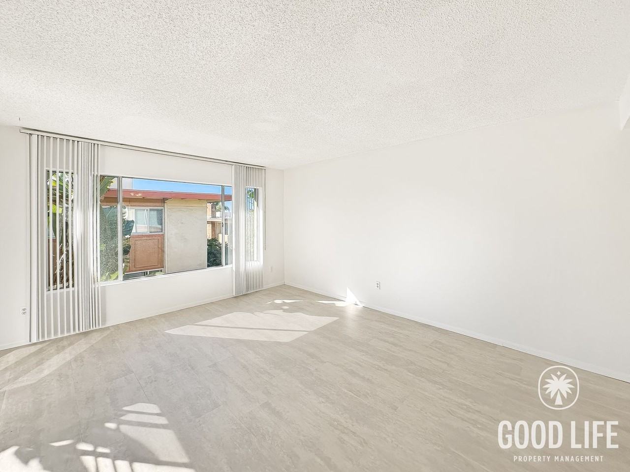 6868 Hyde Park Dr - Photo 3 of 19