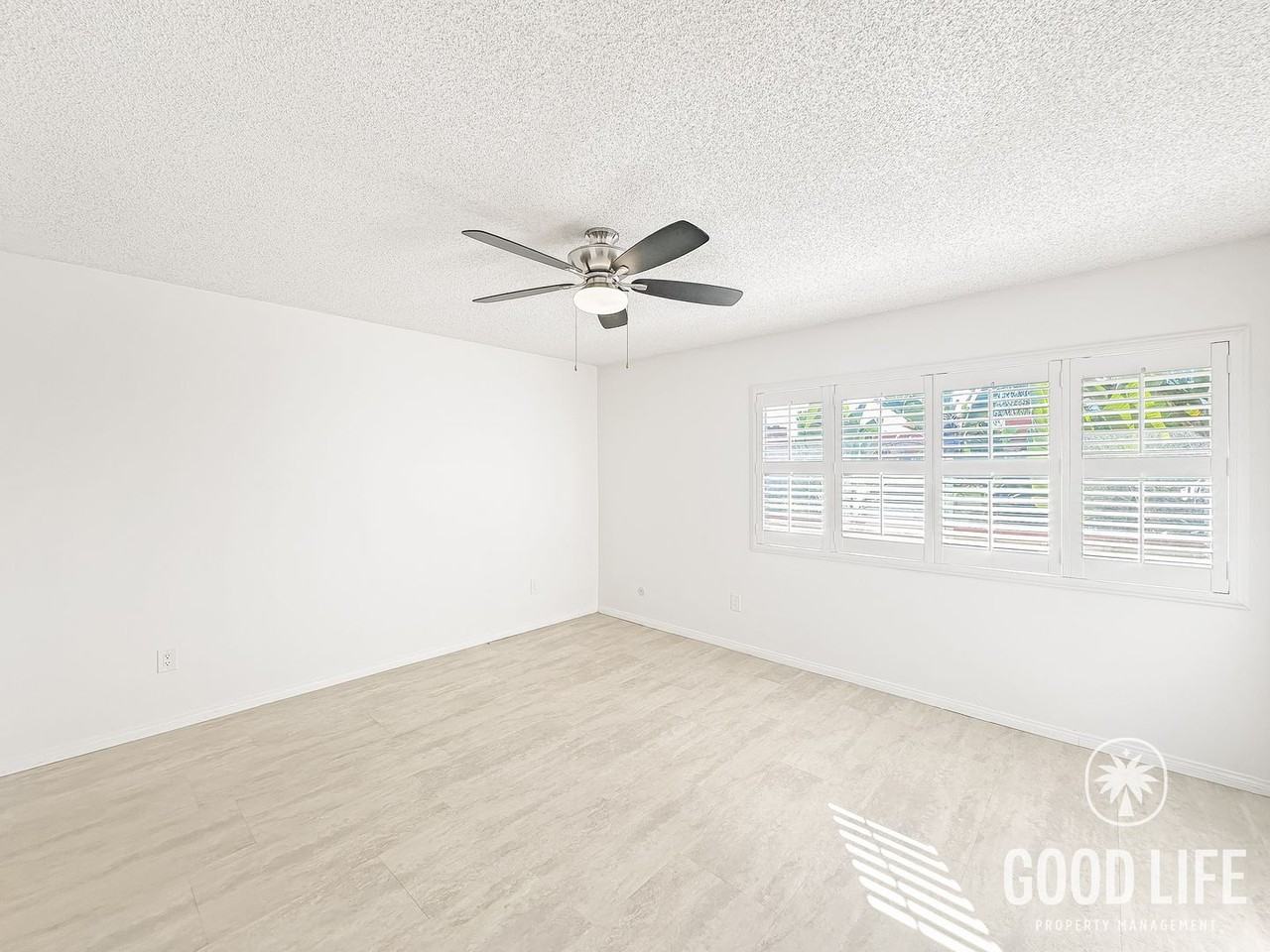 6868 Hyde Park Dr - Photo 5 of 19