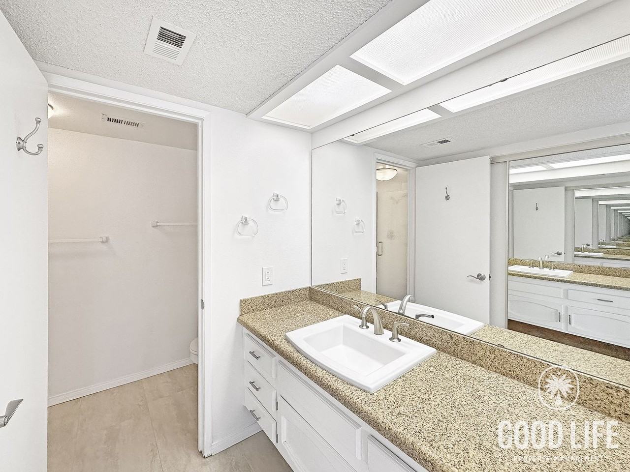 6868 Hyde Park Dr - Photo 7 of 19