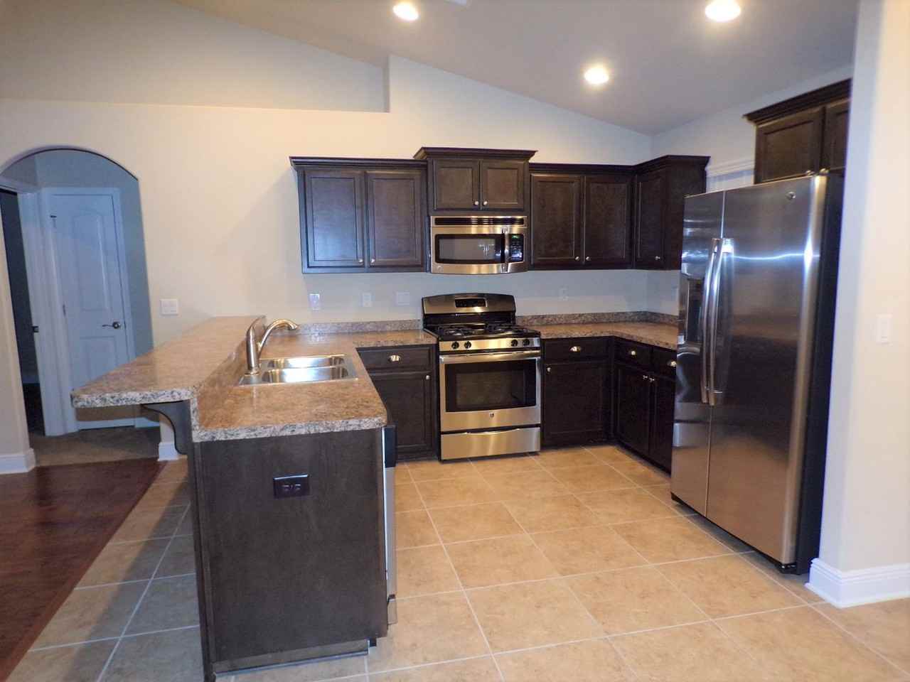 5805 Maggie Rose Cir - Photo 4 of 17