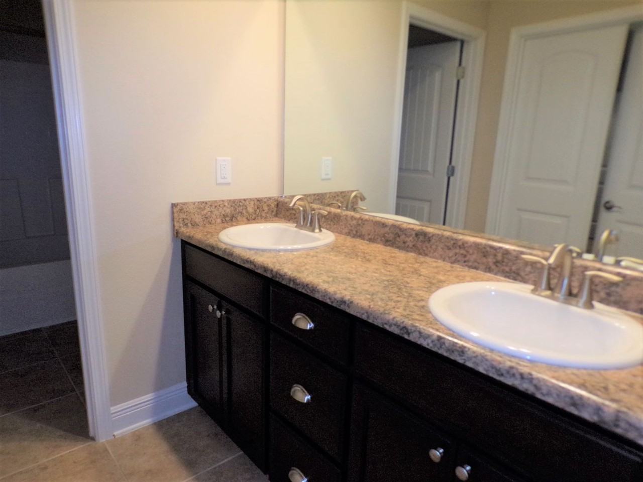 5805 Maggie Rose Cir - Photo 7 of 17