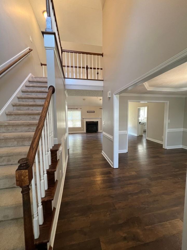 249 Thorncliff Dr - Photo 2 of 30