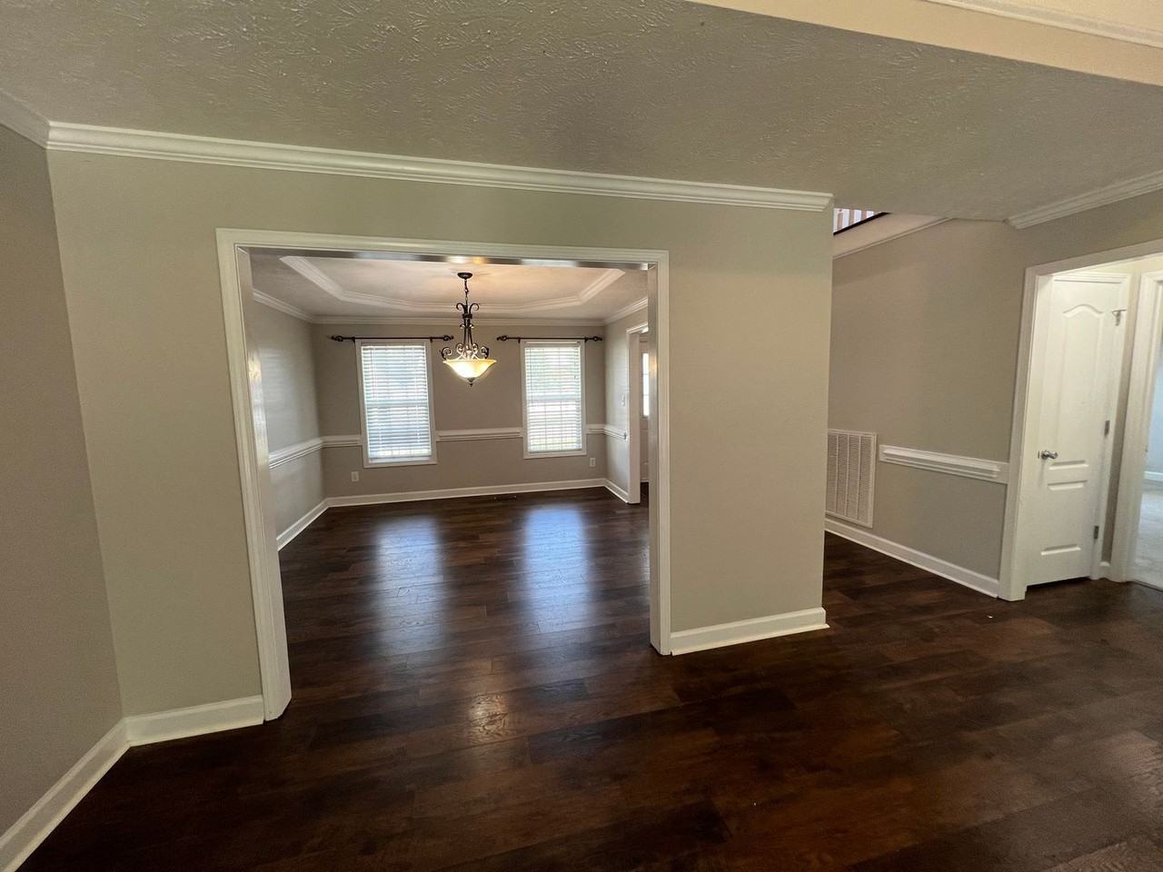 249 Thorncliff Dr - Photo 5 of 30