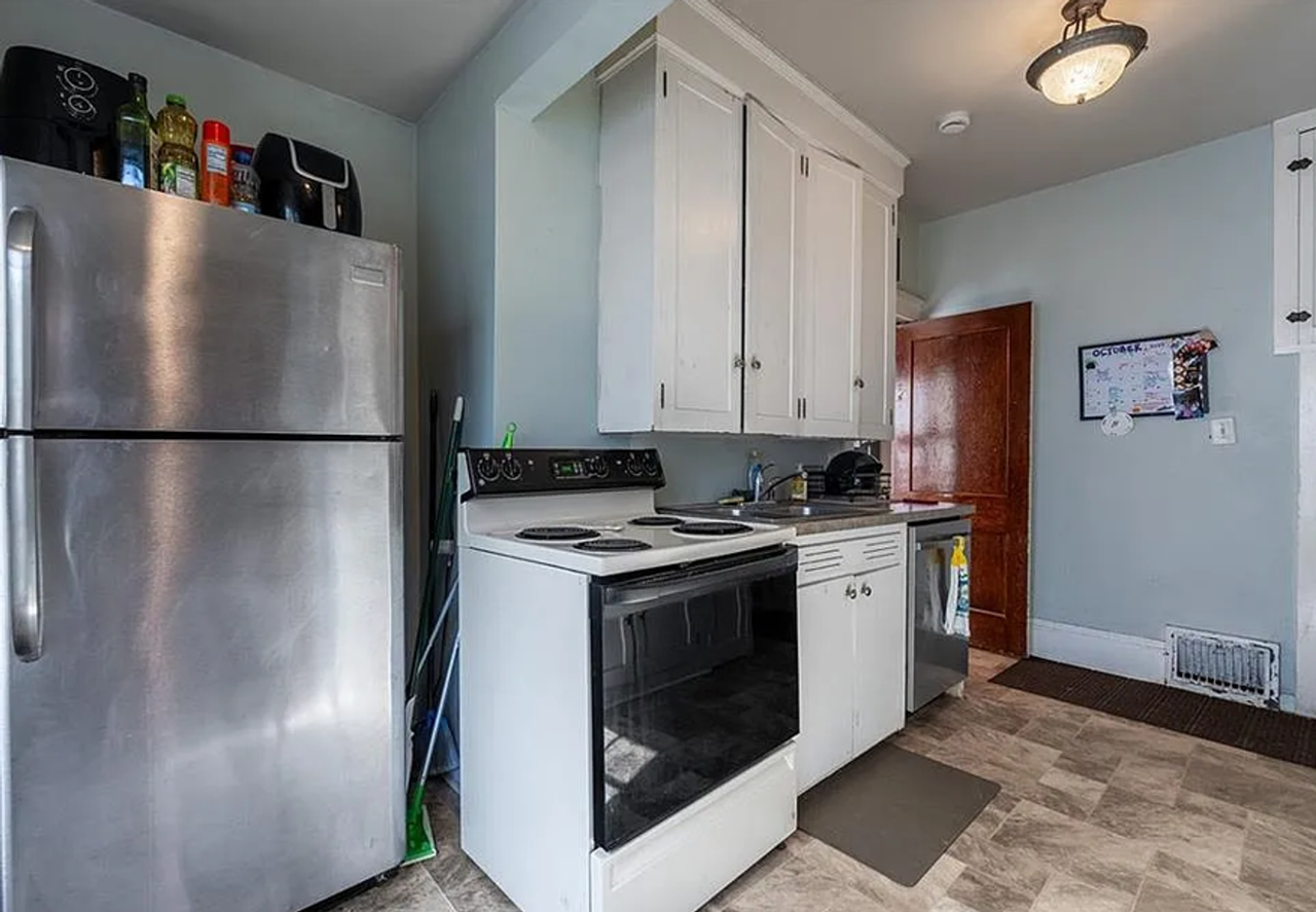 521 2nd Ave - Photo 6 of 22