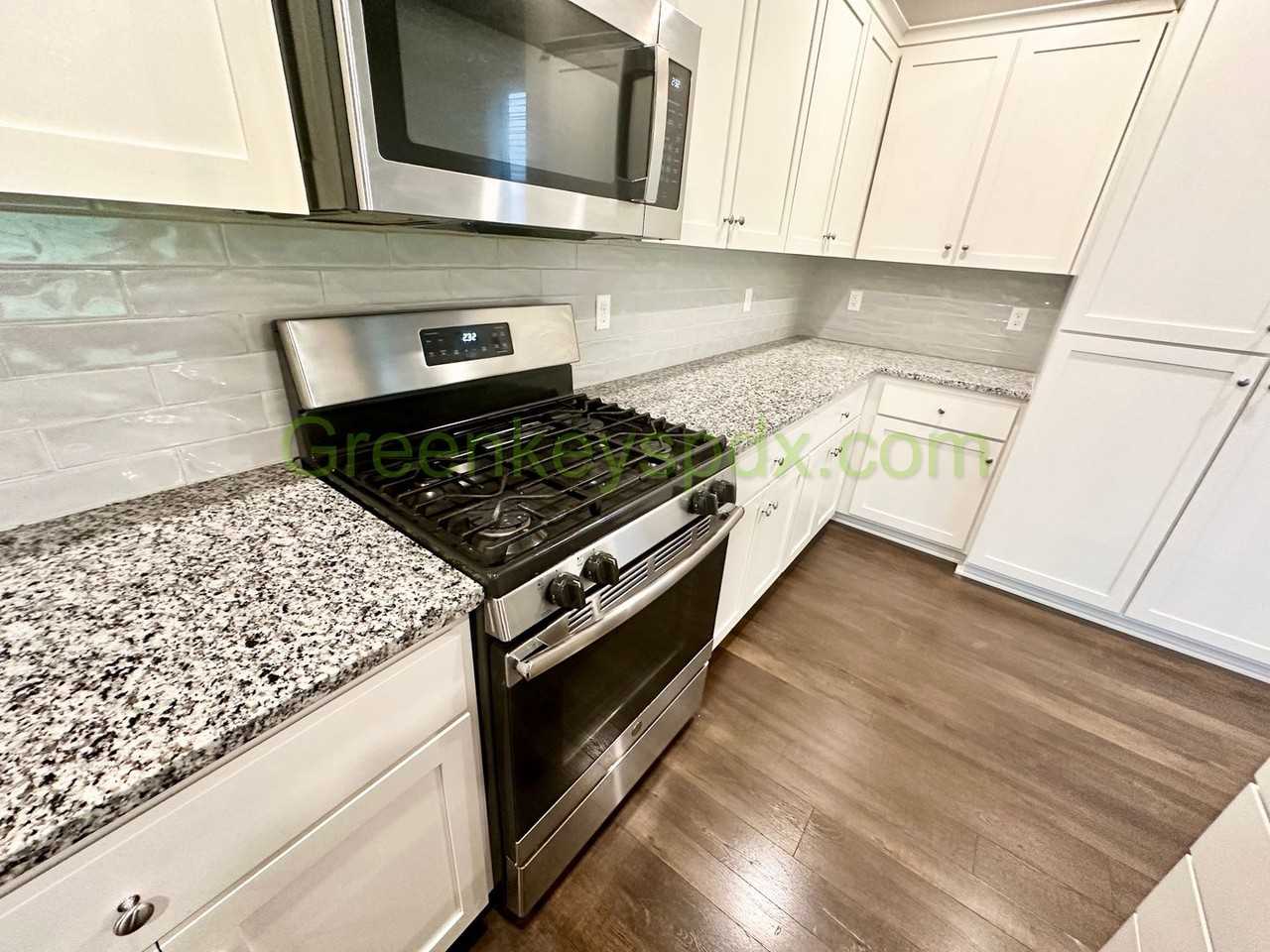 23119 Ne Sockeye St - Photo 7 of 33