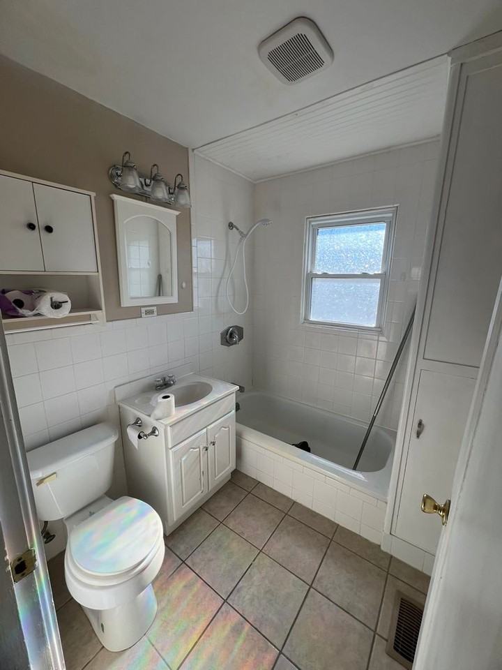 610 E 27th St - Photo 3 of 7