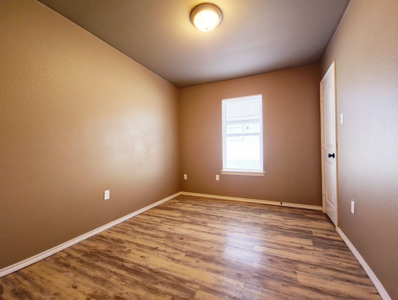 2226 E Main St - Photo 4 of 9