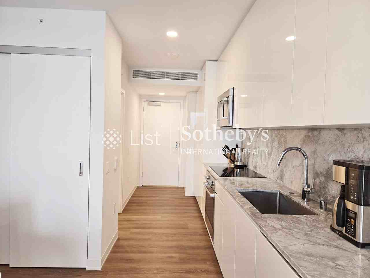 987 Queen St #1609 - Photo 2 of 17