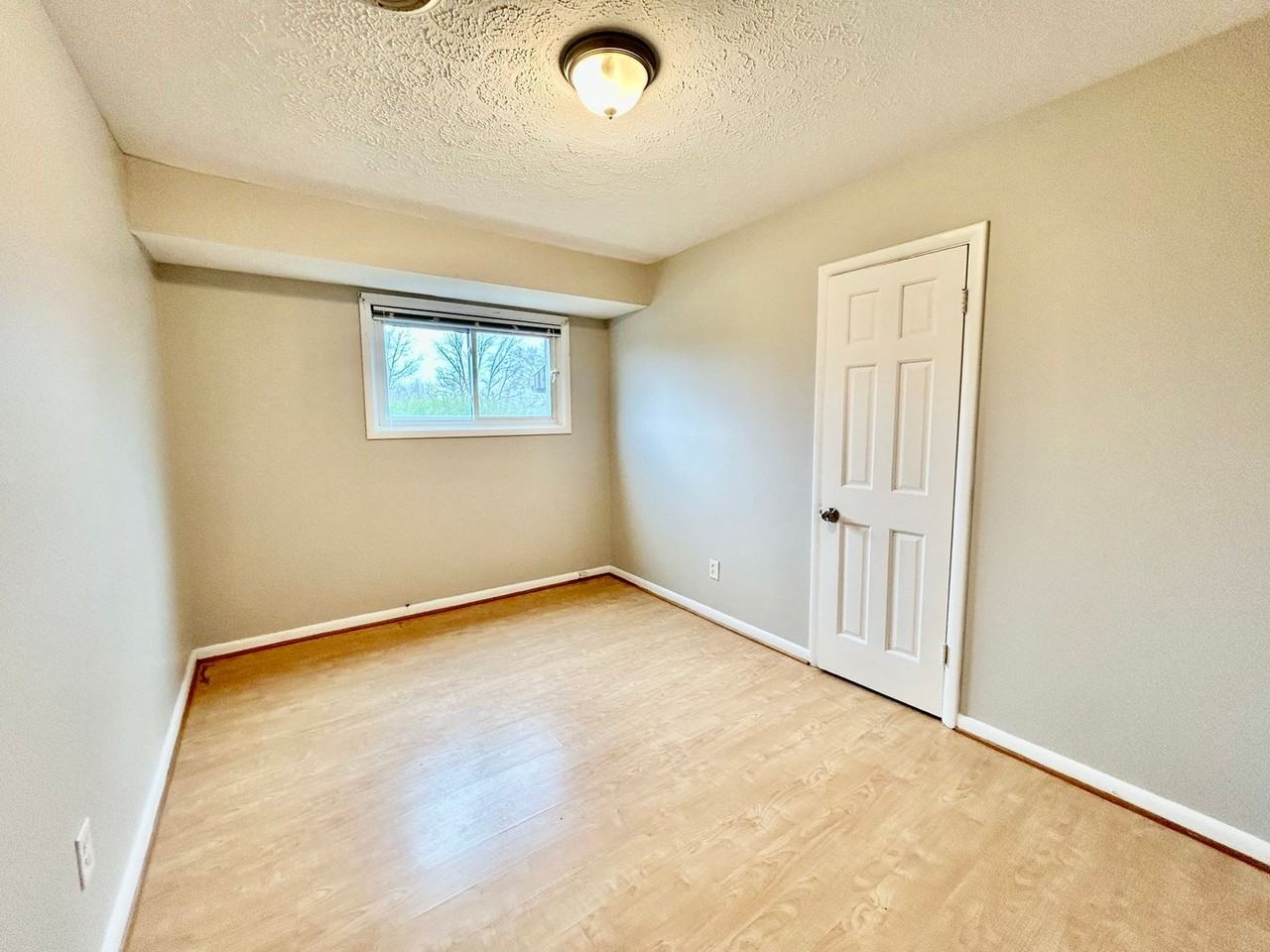 420 Tibbs Ln - Photo 6 of 15