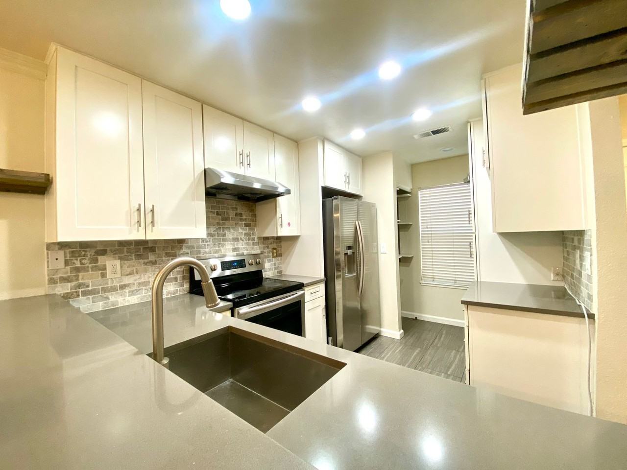 4213 Sheldon Cir - Photo 6 of 31