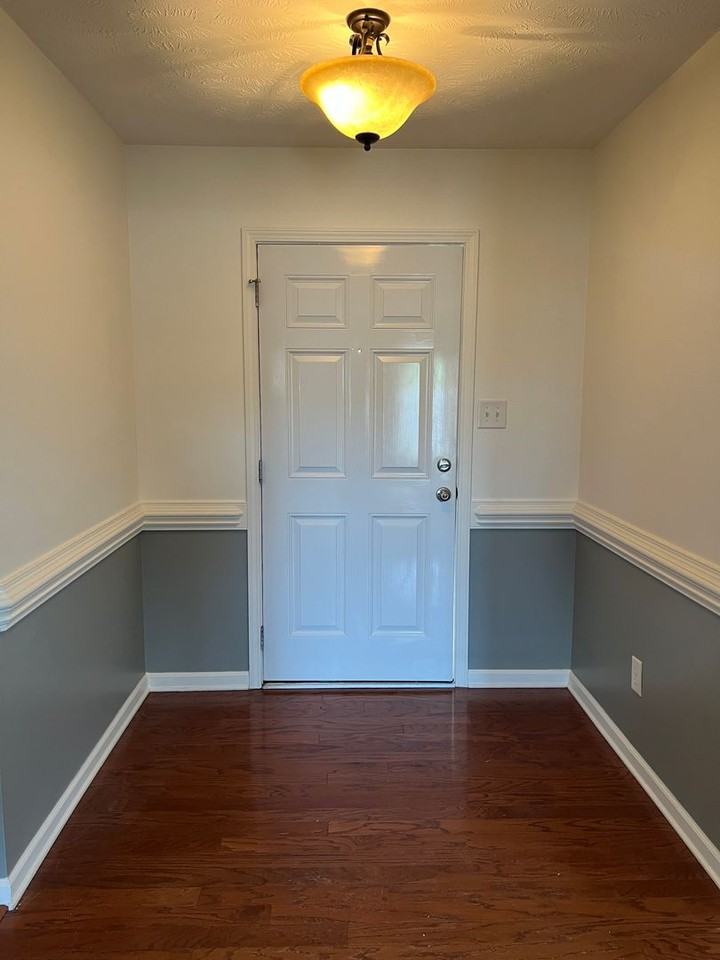 121 Middle Ct - Photo 3 of 29