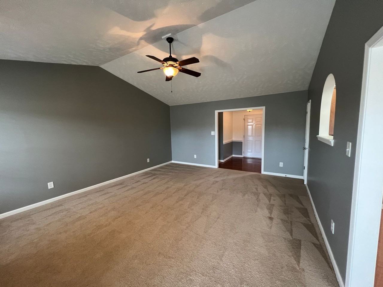 121 Middle Ct - Photo 6 of 29