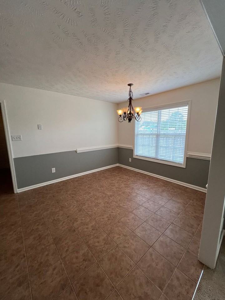 121 Middle Ct - Photo 7 of 29