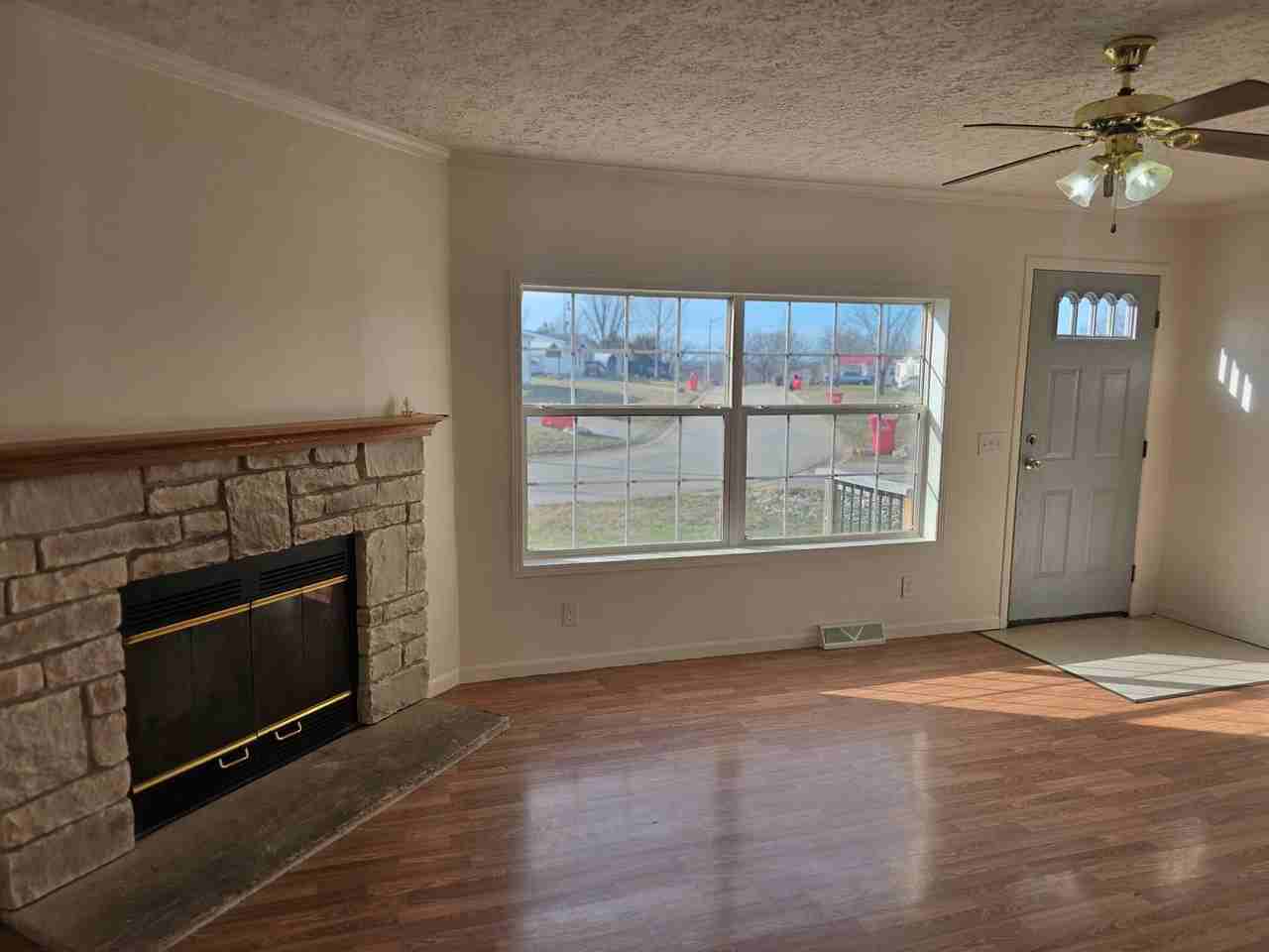 18237 Loyalty Ln - Photo 2 of 30