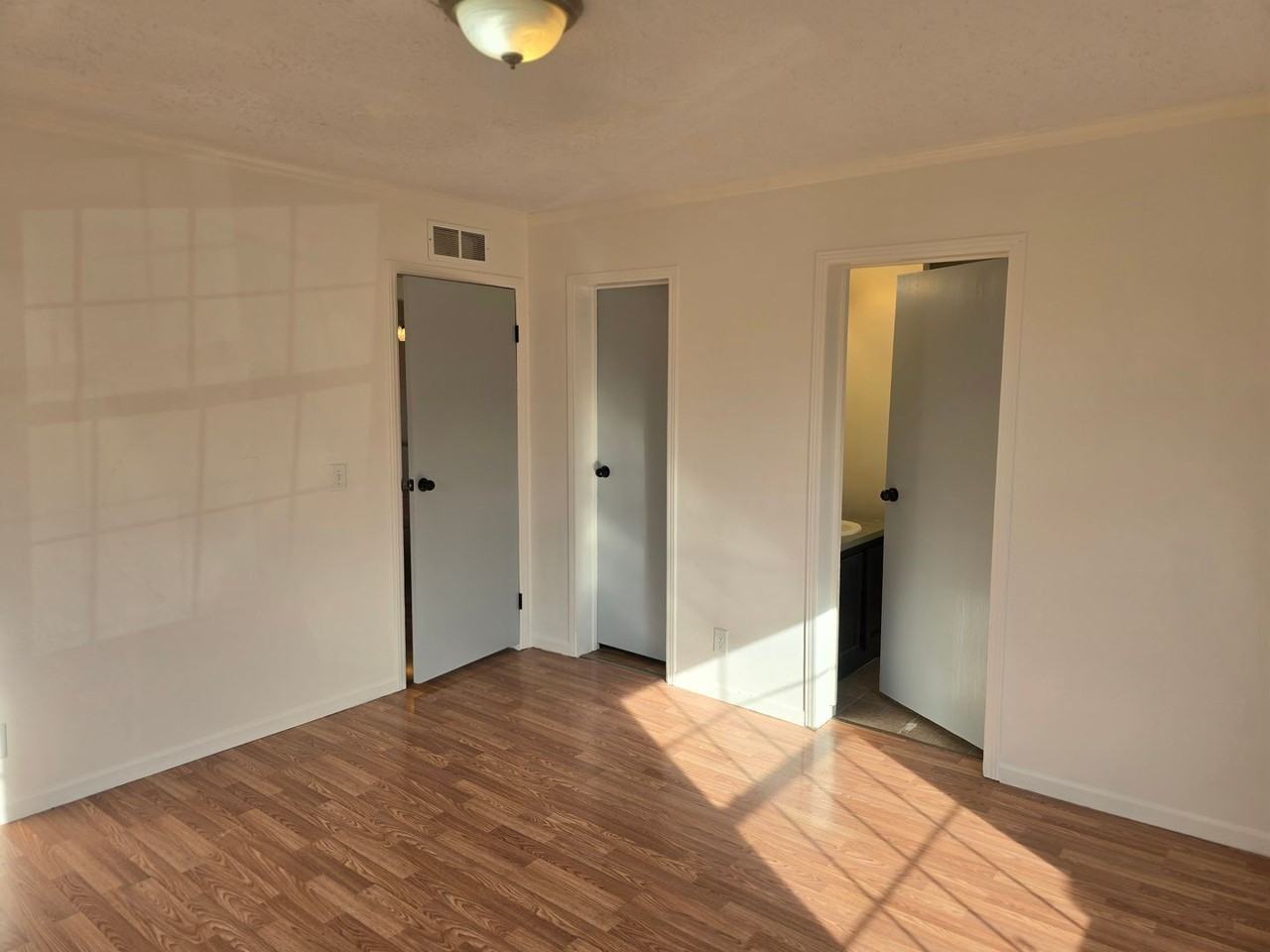 18237 Loyalty Ln - Photo 5 of 30