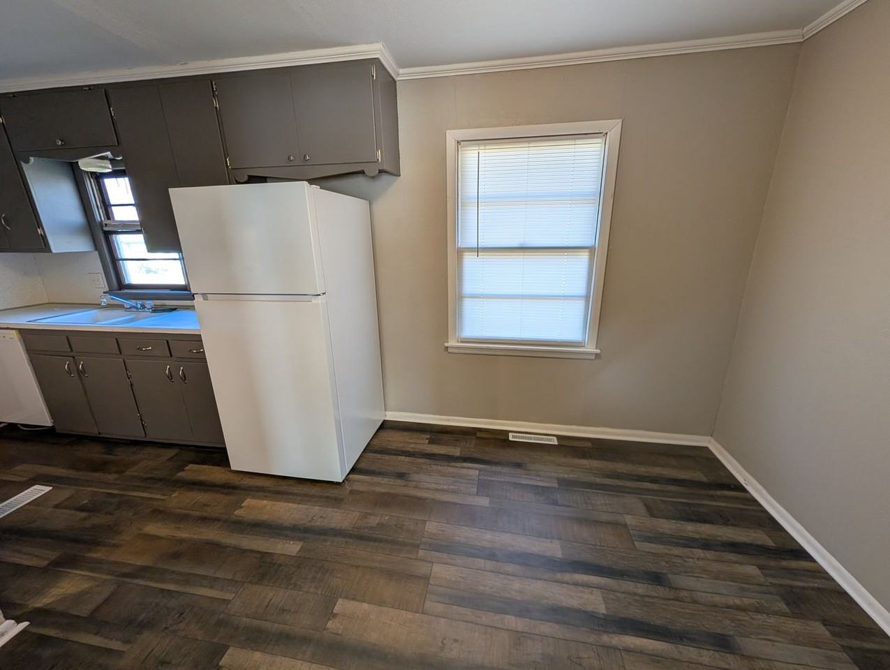 55 Bryan St - Photo 5 of 11