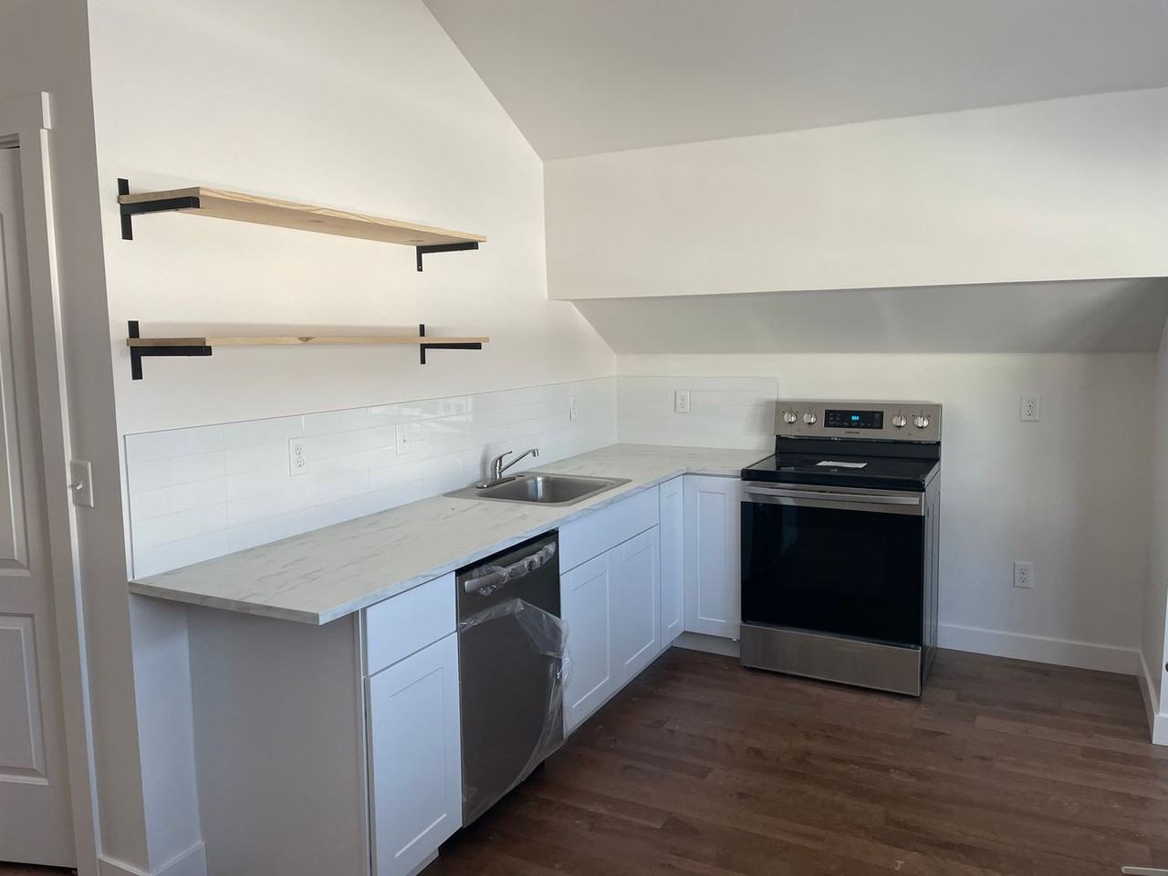 Winona Ct - Photo 3 of 9