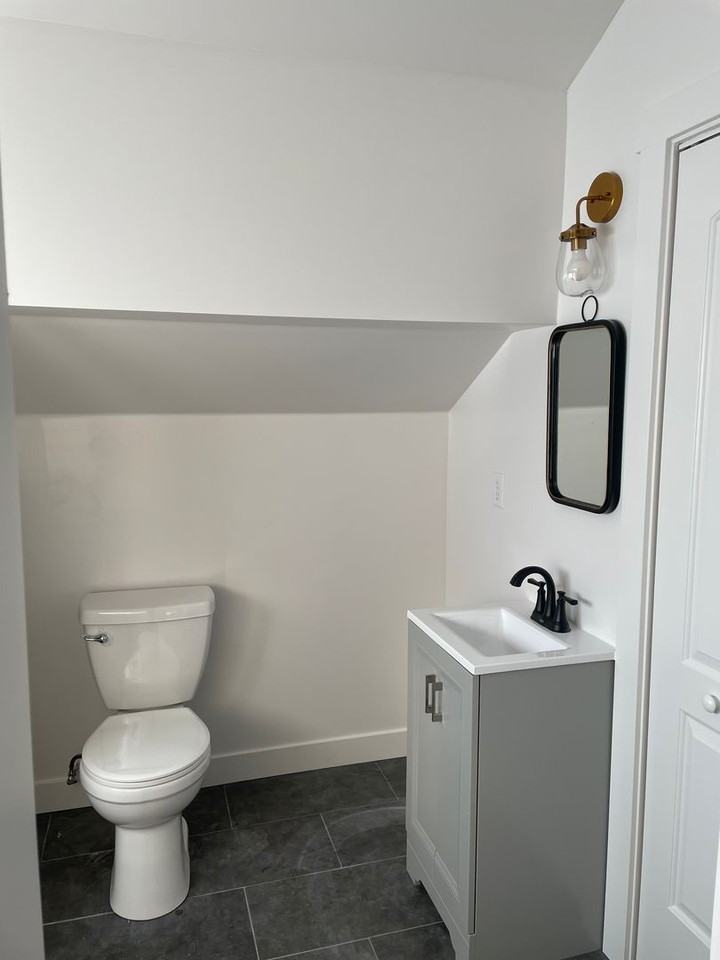 Winona Ct - Photo 6 of 9