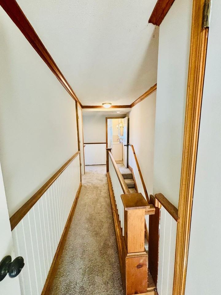 243 Hall St - Photo 3 of 31