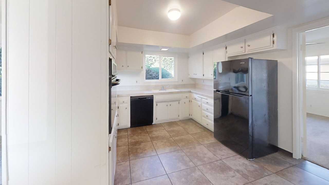 581 S Prospect St - Photo 7 of 17