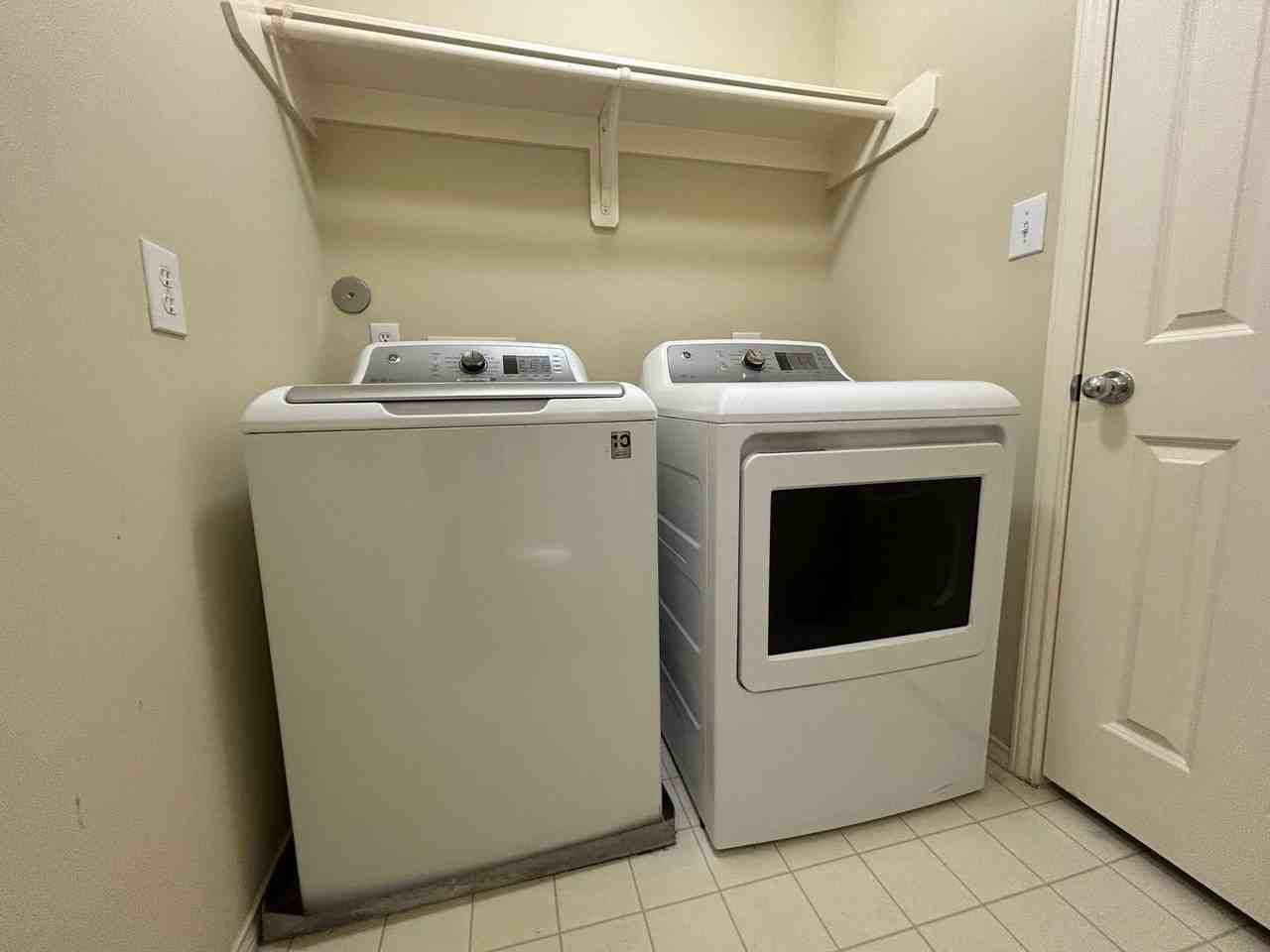 2030 Bailey St - Photo 7 of 18