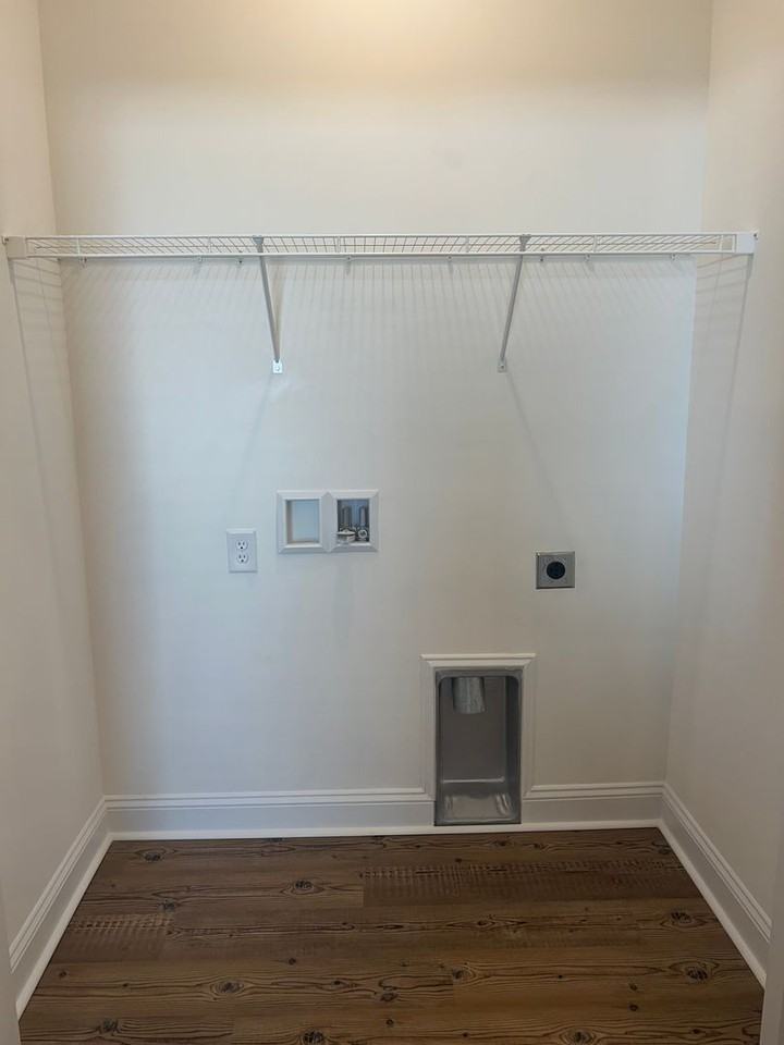 116 116 Charlton Court - Photo 7 of 19