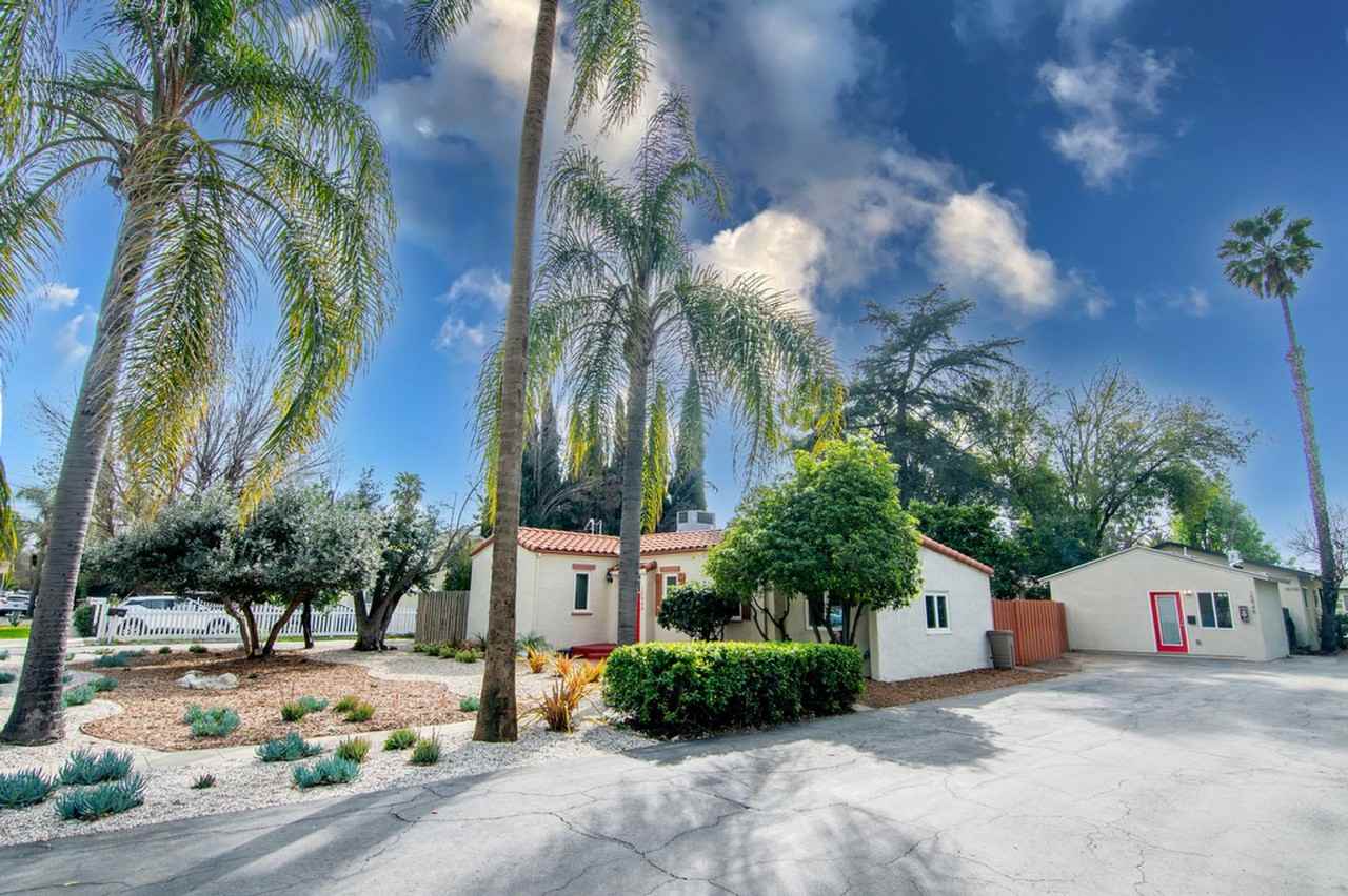 15946 Hart St - Photo 2 of 50