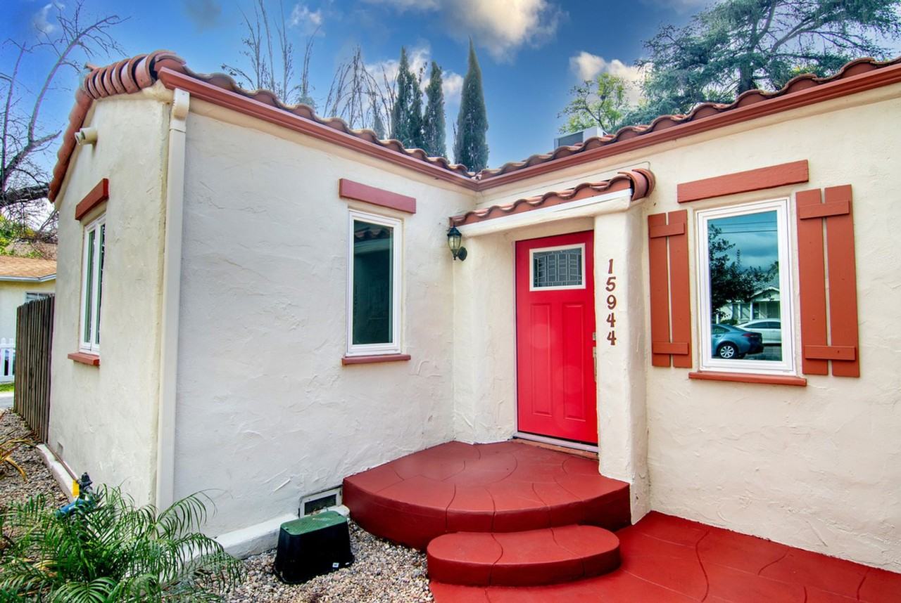 15946 Hart St - Photo 6 of 50