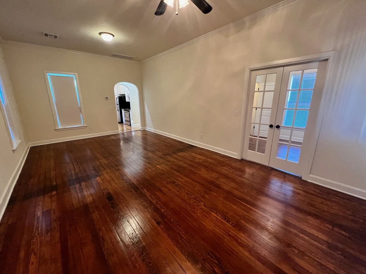 311 N Bickford Ave - Photo 5 of 14