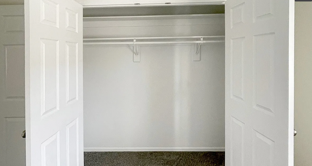 275 Chisholm Way - Photo 2 of 20