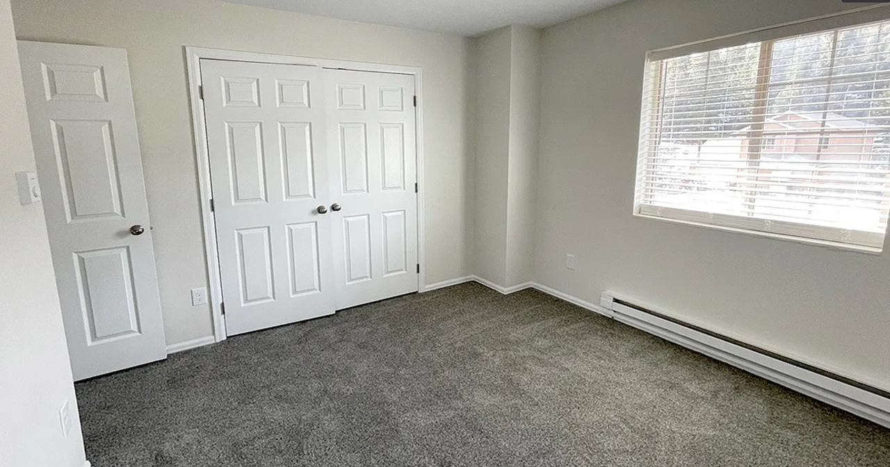 275 Chisholm Way - Photo 3 of 20