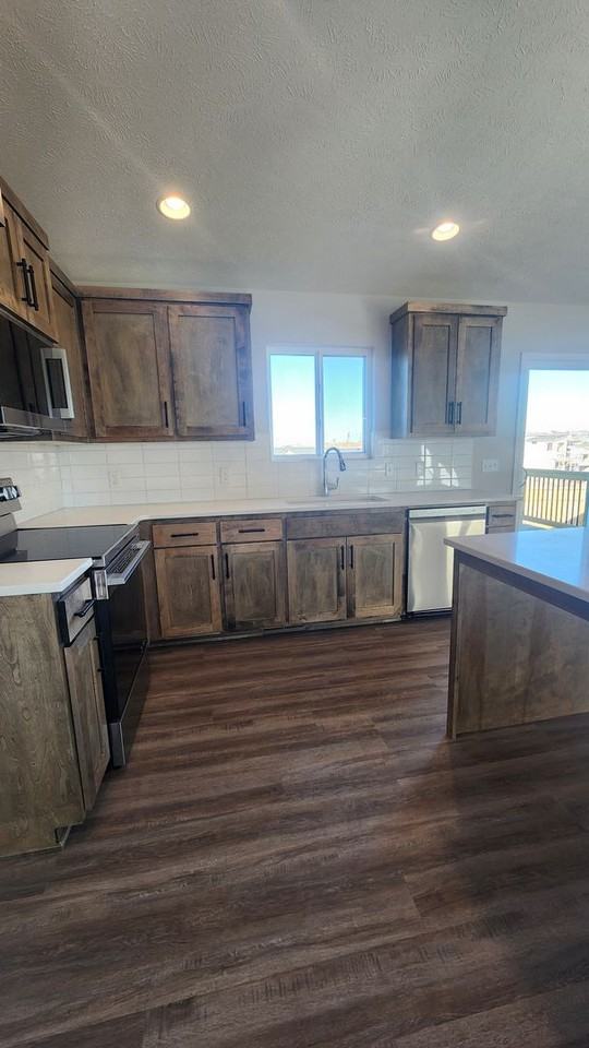 21504 Arabian Rd - Photo 5 of 17