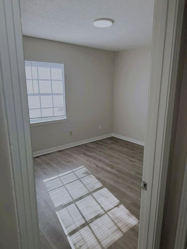 Heritage Oaks @ Navco - Photo 4 of 9