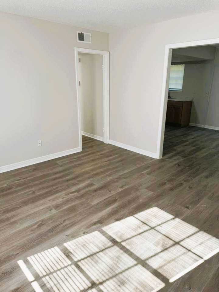 Heritage Oaks @ Navco - Photo 6 of 9