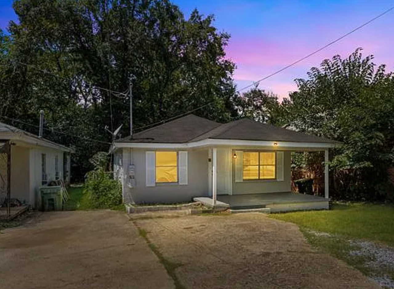 1134 Oak St - Photo 2 of 15