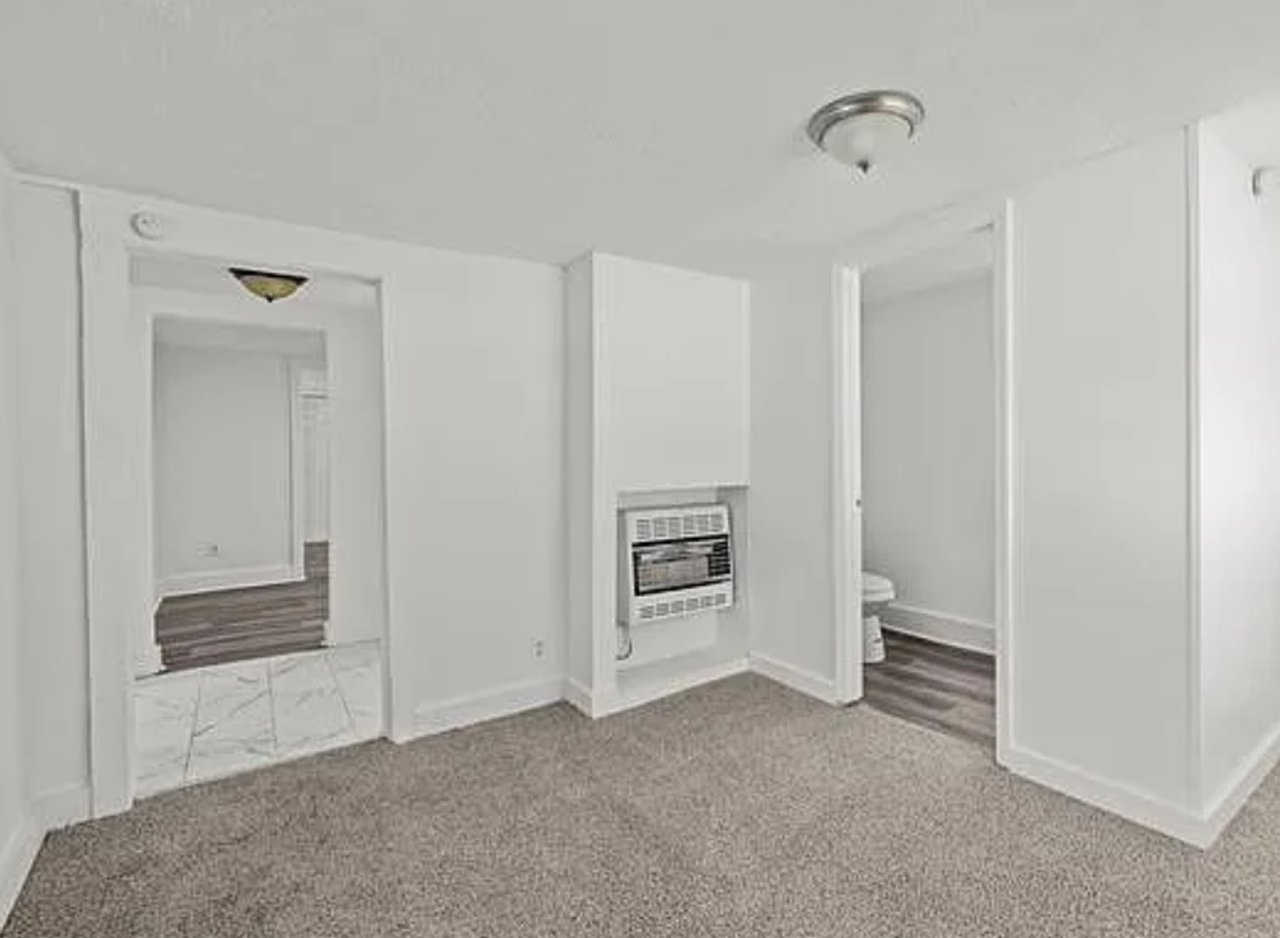 1134 Oak St - Photo 3 of 15