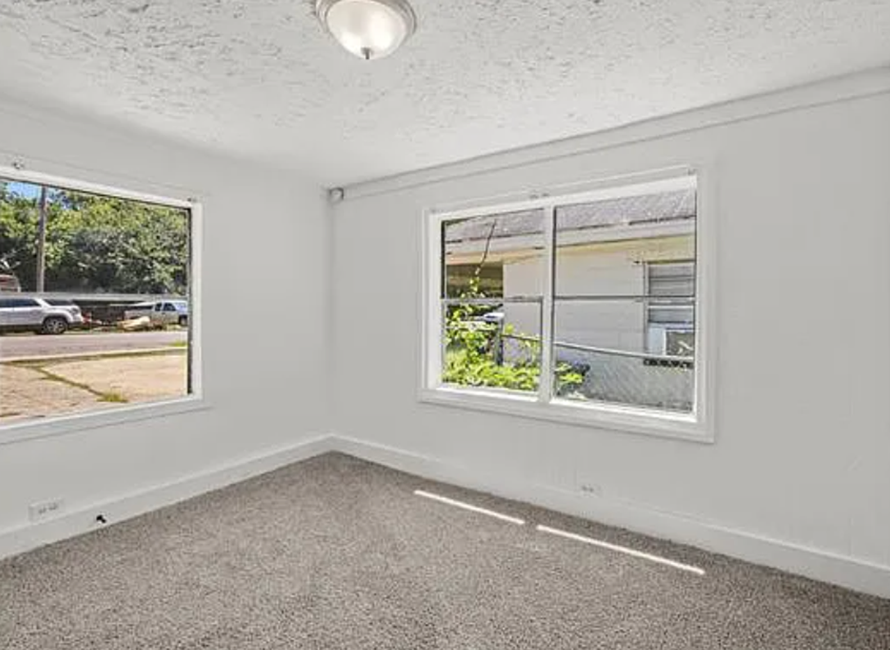 1134 Oak St - Photo 5 of 15