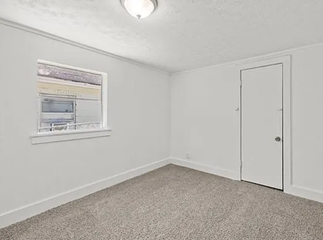 1134 Oak St - Photo 6 of 15