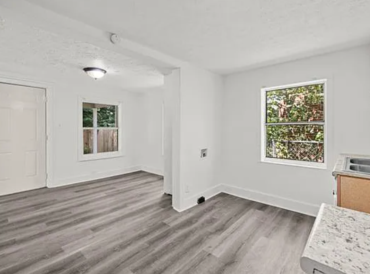 1134 Oak St - Photo 7 of 15