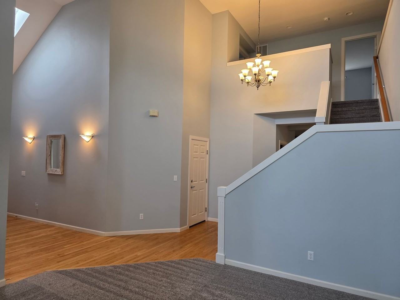 7924 Yosemite Pl Se - Photo 5 of 34