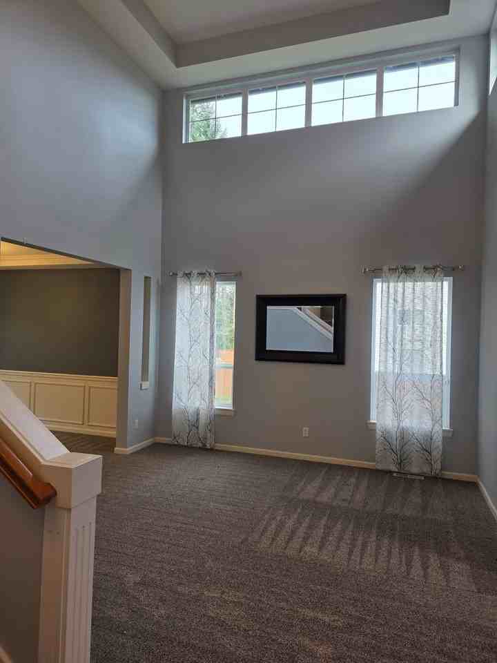 7924 Yosemite Pl Se - Photo 6 of 34