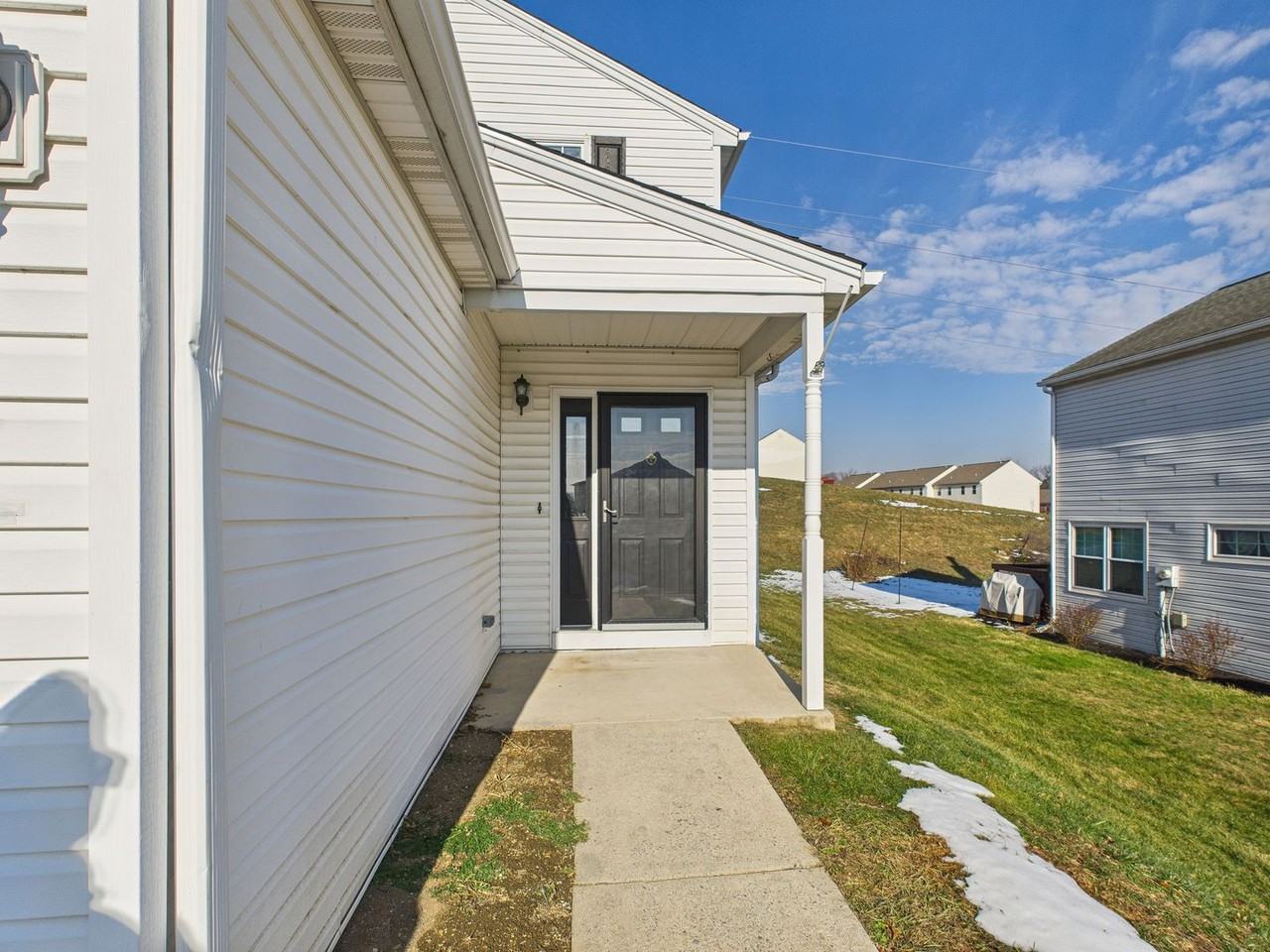 6106 Macarthur Dr - Photo 2 of 50