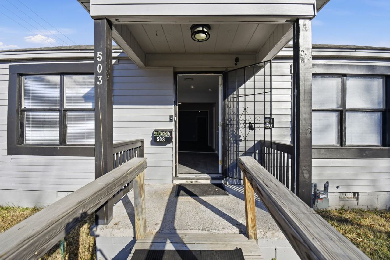 503 E Zion St - Photo 2 of 16