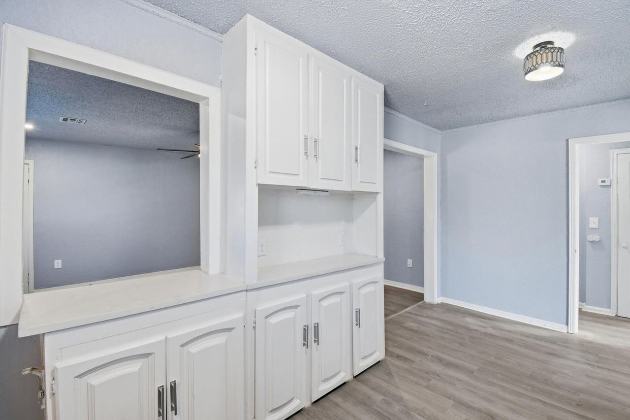 503 E Zion St - Photo 7 of 16